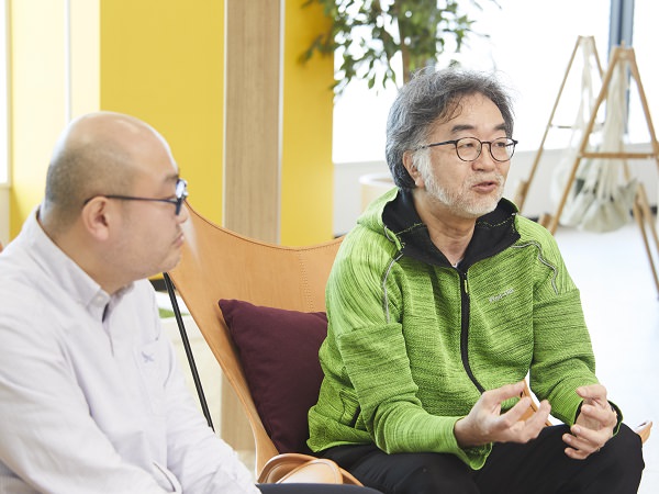 インタビューに答える恩田明生さん（左）と遠山茂樹さん（右）