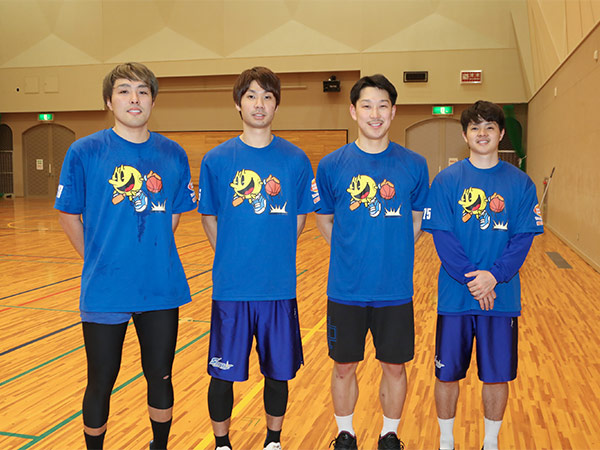 左から相馬卓弥選手、北川弘選手、後藤翔平選手、神里和選手
