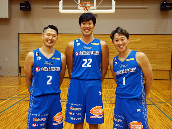 写真左から橋本選手、小阪選手、後藤選手